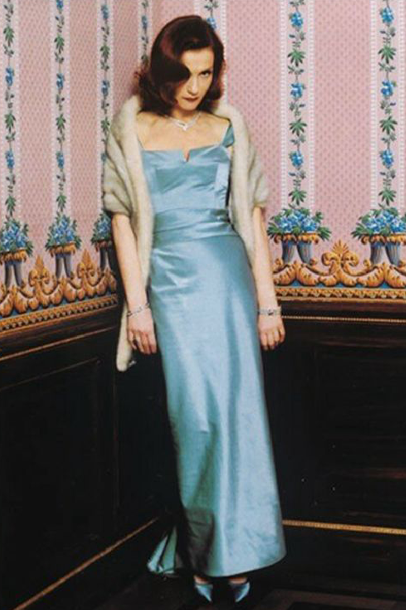 Isabelle Huppert as Tante Augustine Silver Blue Satin Dress in Movie 8 Femmes
