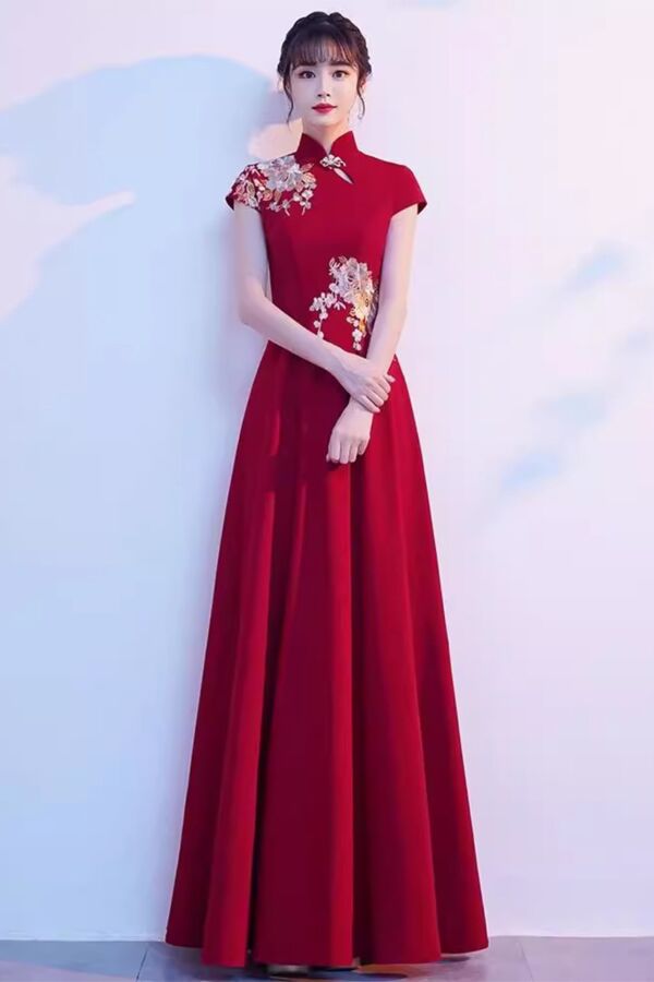 Elegant Red Chinese-Style Evening Dress