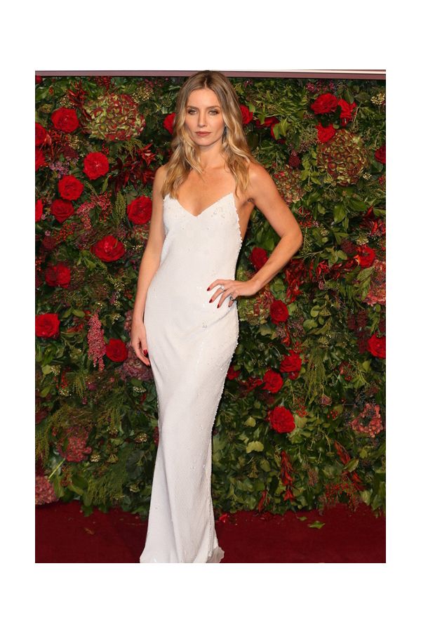 Moonlight Gleam – Annabelle Wallis White Sequin Sheath Gown