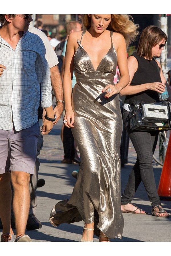 Molten Glamour Blake Lively Inspired Silver Metallic Spaghetti Straps V Neck Sheath Celebrity Formal Prom Dress Cafe Society