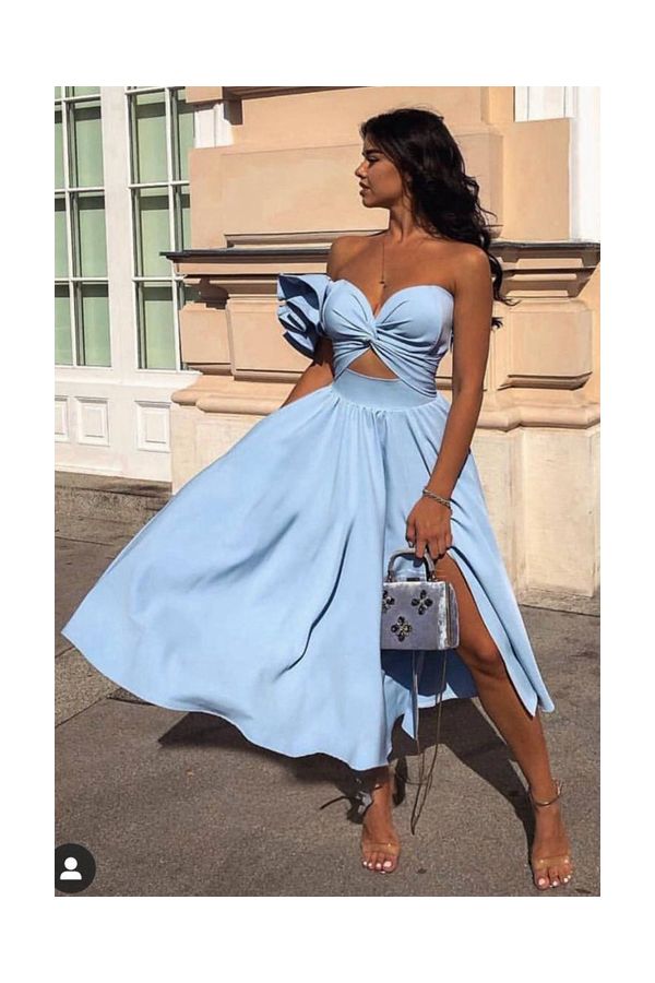 Skyline Elegance – Sweetheart Cut-Out Blue Prom Dress with Ruffled Sleeve Detail