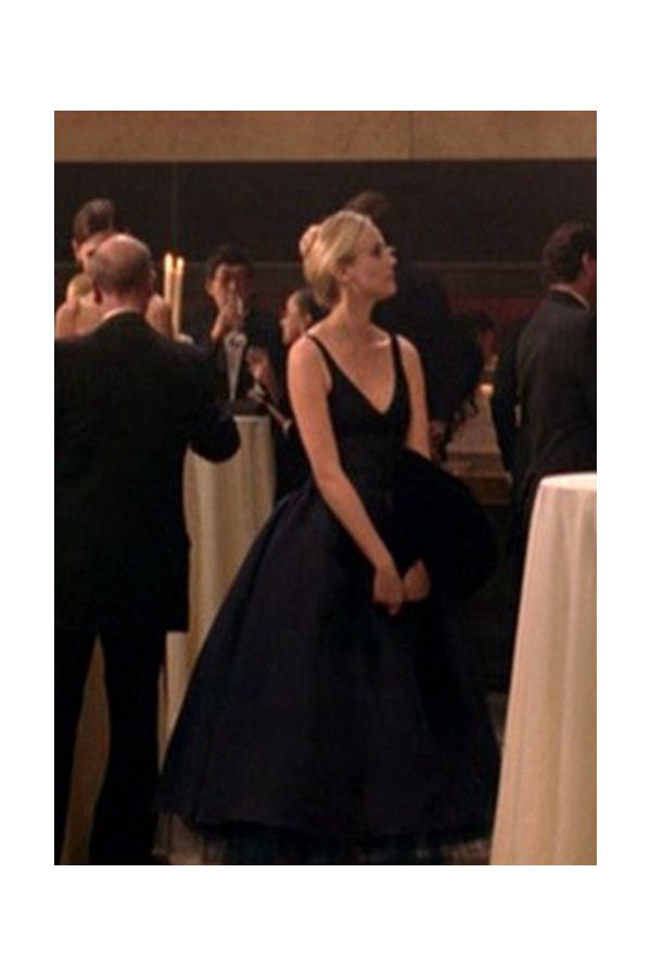 Midnight Elegance – Diane Kruger Black V-Neck Ball Gown