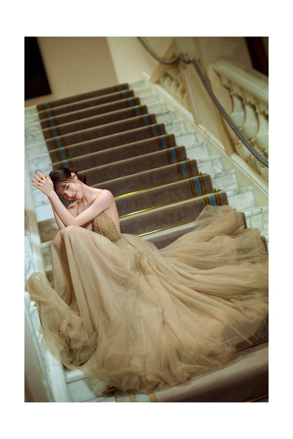 Elaine Zhong Chuxi Inspired Champagne Tulle Celebrity Formal Prom Dress with Pearls