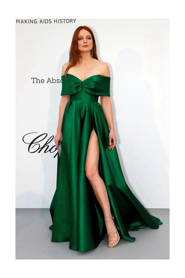 Emerald Allure – Off-the-Shoulder Satin Ball Gown with Thigh-High Slit