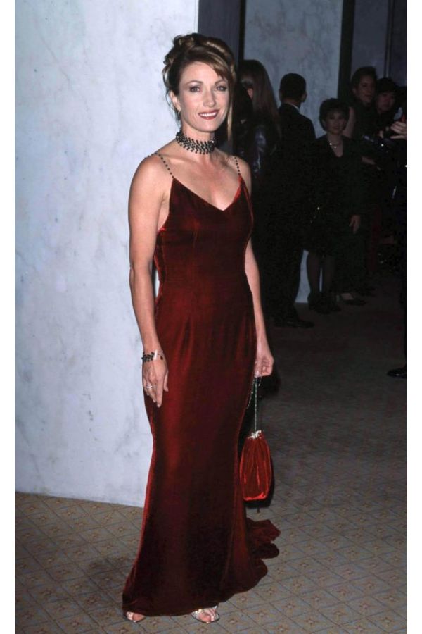 Jane Seymour Burgundy Velvet Spaghetti Straps V-neck Backless Formal Dress
