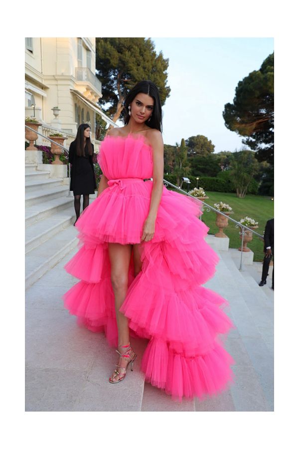 Fuchsia Fantasy – Kendall Jenner Pink Tulle Tiered Ball Gown 