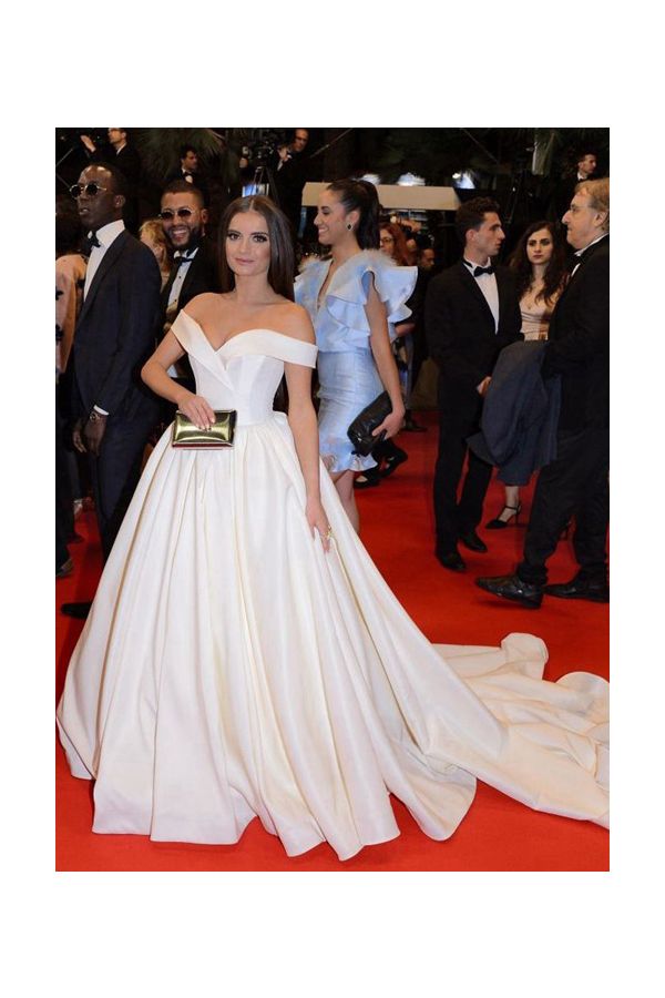 Ivory Testament – Natalia Janoszek Cannes 2018–Inspired Off-the-Shoulder Ball Gown with Sweep Train
