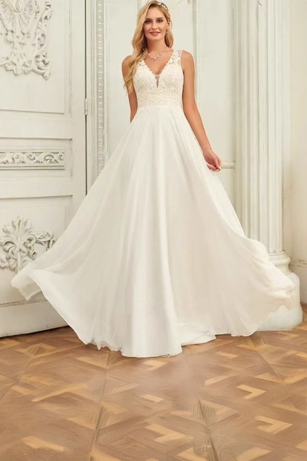 V-Neck Lace Bodice Flowy Tulle Gown with Long Train for Formal Events
