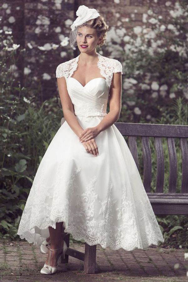 Lace Overlay Sweetheart Neckline Tea-Length Dress for Formal Events