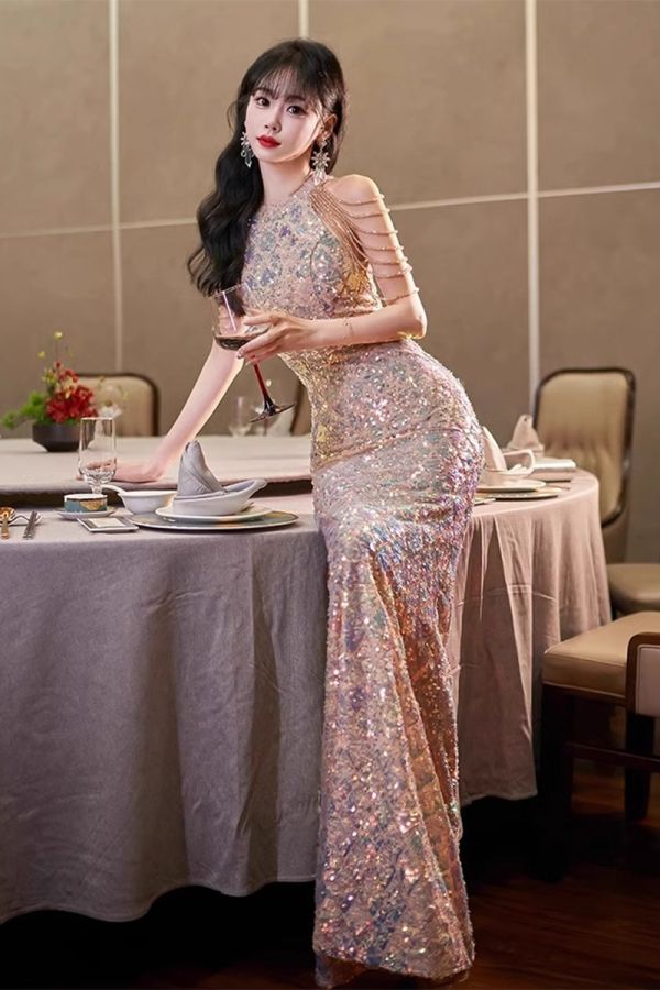 Celestial Sparkle – Sequin Bodycon Gown with Shoulder Chain Details