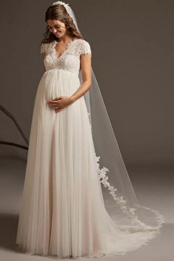 Lace-Top Tulle Maternity Gown with Long Train for Formal Events