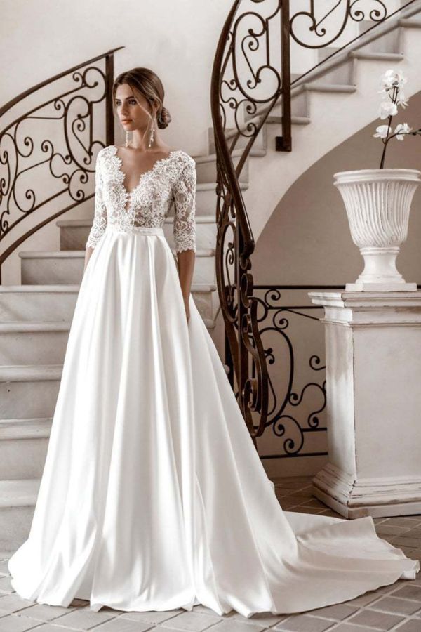 Lace-Top V-Neck Ball Gown with Long Train for Formal Events