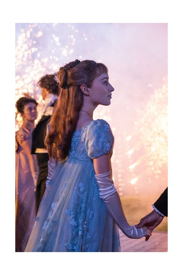 Phoebe Dynevor Daphne Bridgerton Blue Lace Dress in TV Show "Bridgerton"