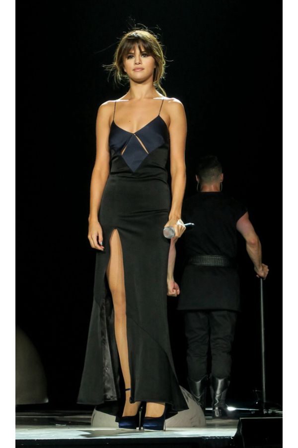 Noir Muse – Selena Gomez Revival Tour-Inspired Black Cut-Out Spaghetti-Strap Column Gown