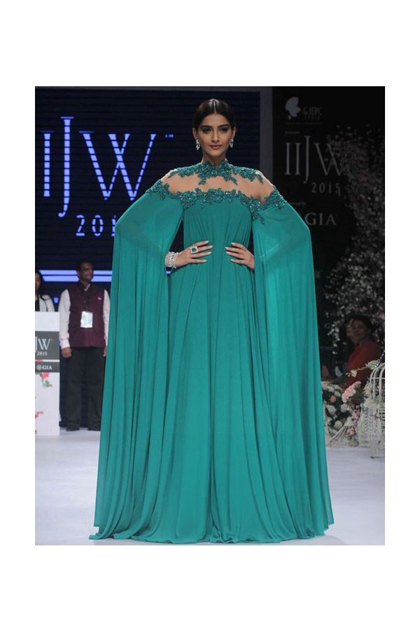 Ethereal Elegance – Sonam Kapoor Inspired Green Backless Prom Dress with Cape Sleeves