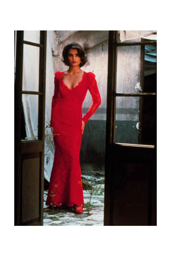 Scarlet Vixen – Licence to Kill–Inspired Red Lace V-Neck Mermaid Gown