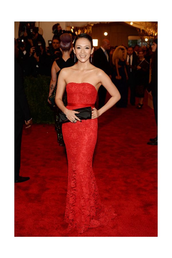 Crimson Elegance – Met Gala 2013–Inspired Red Lace Strapless Mermaid Gown
