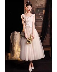 Angel’s Whisper – Elegant Mid-Length Dress