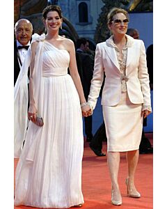 Anne Hathaway White One-shoulder Chiffon Evening Prom Dress Venice Film Festival