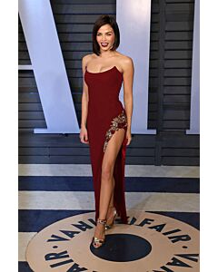 Crimson Enchantment – Jenna Dewan Tatum Oscars After-Party–Inspired Sweetheart Strapless Gown with Embellished Slit