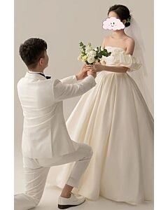 Eternal Grace Off-Shoulder Wedding Gown – Classic Ballgown Silhouette