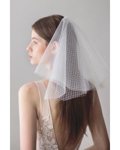 Short Tulle Veil with Geometric Lace for Bridal Events