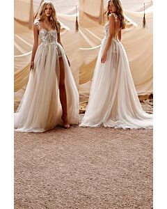 Lace Sweetheart Neckline Tulle Gown with High Slit and Long Train for Formal Events