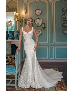 Lace Sweetheart Neckline Mermaid Gown with Long Train for Formal Events