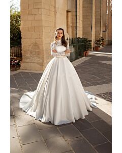 Lace Bodice Long-Sleeve Ball Gown with Long Train for Formal Events