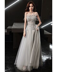 Silver Feathered Strapless Evening Gown with Floral Embellishments – Perfect for Gala and Formal Events