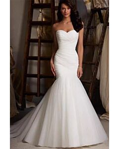 Sweetheart Neckline Mermaid Gown with Long Train for Formal Events