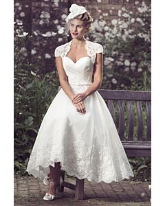 Lace Overlay Sweetheart Neckline Tea-Length Dress for Formal Events