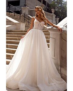 Strapless Sweetheart Neckline Ball Gown with Long Train for Evening Events