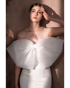 Elegant Bow-Front Strapless Bridal Gown for Formal  Wedding Shawl