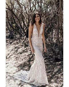 Deep V-Neck Lace Gown with Long Train for Formal Events