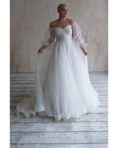 Off-the-Shoulder Puff Sleeve Tulle Ball Gown with Long Train for Formal Events