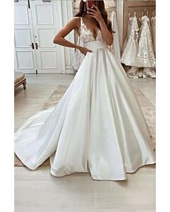 Lace V-Neck Gown  Long Train for Formal Events