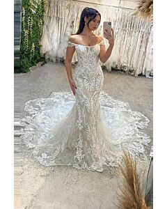 Off-the-Shoulder Lace Mermaid Gown with Long Train for Formal Events