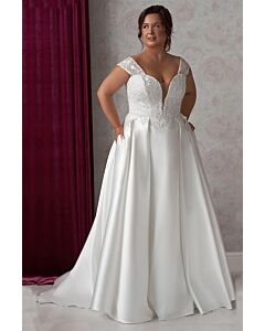 Lace Bodice V-Neck Ball Gown with Long Train for Formal Events