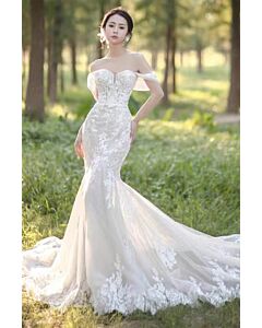  Enchanting Off-Shoulder Lace Mermaid Gown with Delicate Floral Embroidery and Sweep Train