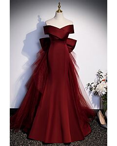 Sophisticated Off-Shoulder Burgundy Evening Gown with Tulle Accents for Formal Events