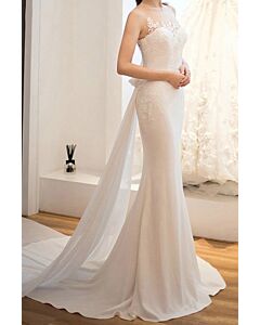 Scoop Neck Lace Bodice Mermaid Gown with Long Train for Formal Events