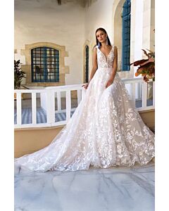  V-Neck Ball Gown with Long Train for Formal Events