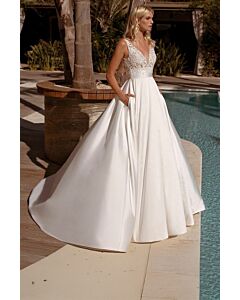 Lace Bodice V-Neck Satin Ball Gown with Long Train for Formal Events