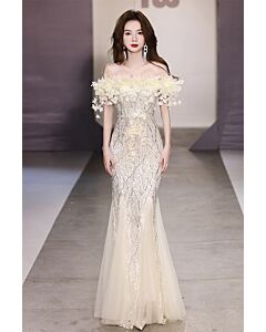 Elegant Off-Shoulder Gold Sequin Gown with Floral Embellishments – Perfect for Evening Galas