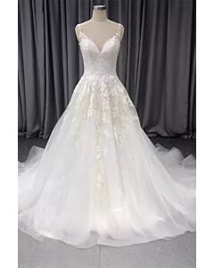 Neck Lace Appliqué Tulle Ball Gown with Long Train for Formal Events