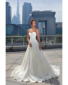 Strapless Sweetheart Neckline Satin Ball Gown with Long Train for Formal Events