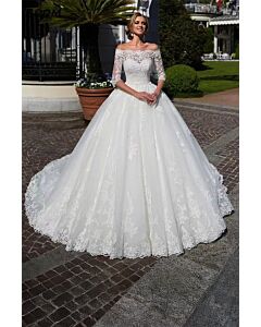Off-the-Shoulder Lace Bodice Tulle Ball Gown with Long Train for Formal Events