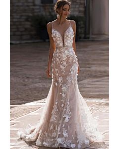  Appliqué  Gown with Long Train for Formal Events