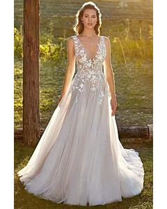 Deep V-Neck Lace Bodice Tulle Ball Gown with Long Train for Evening Events